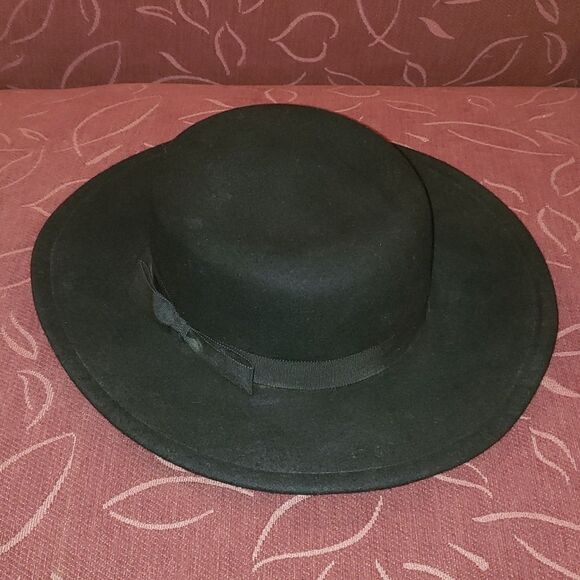 VNTG Betmar Black Bowtie Wool Hat